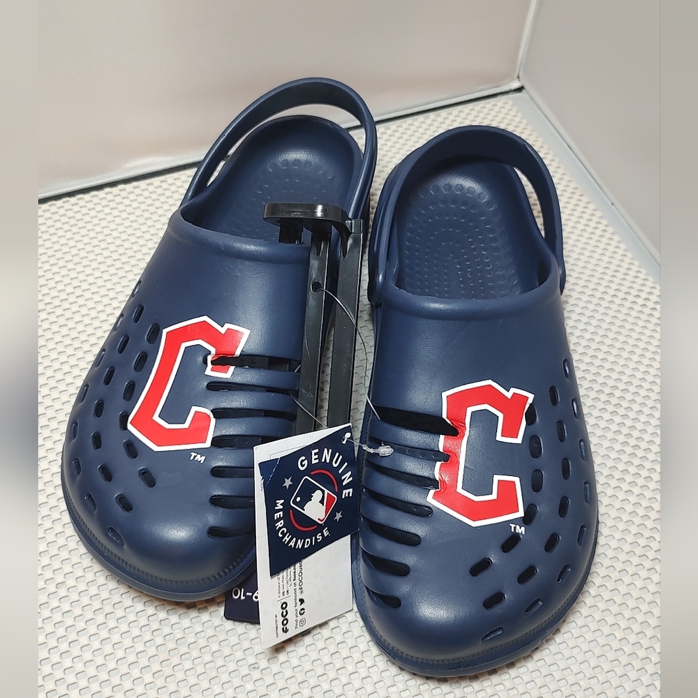 FOCO Cleveland Guardians Men's Size M (9-10) Clog Navy NWT